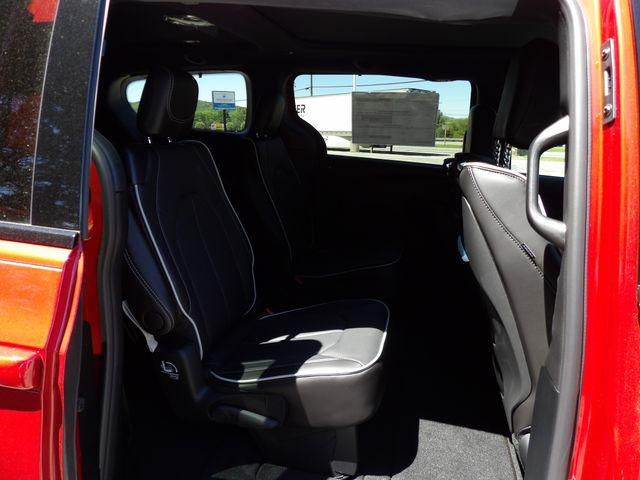 2026 Chrysler Pacifica Limited AWD