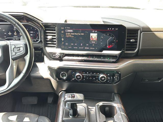 2023 GMC Sierra 1500 4WD Crew Cab Short Box SLT