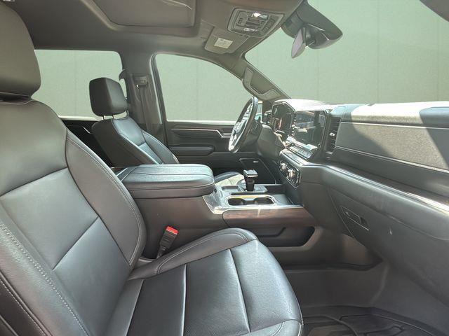 2023 GMC Sierra 1500 4WD Crew Cab Short Box SLT