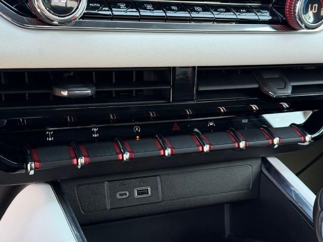 2023 GMC Canyon 4WD Crew Cab Short Box AT4X
