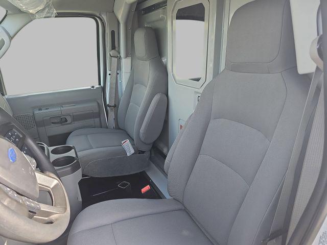 2026 Ford E-350 Cutaway Base