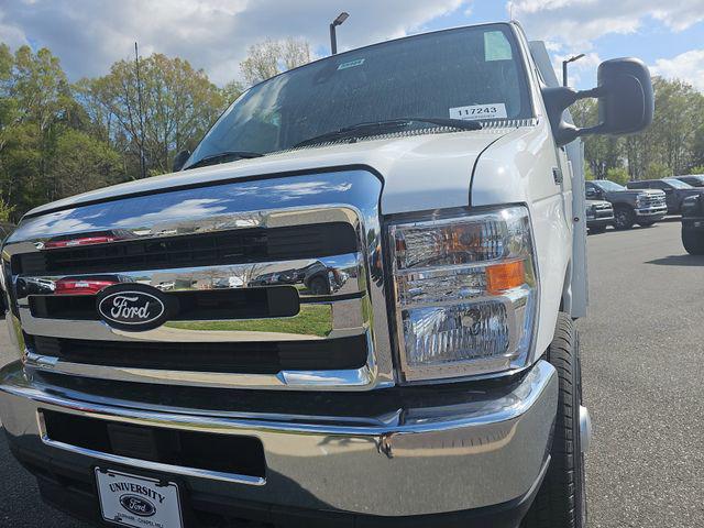 2026 Ford E-350 Cutaway Base