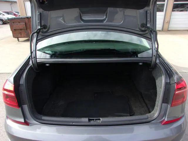 2017 Volkswagen Passat 1.8T S