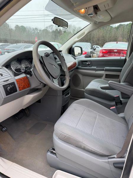 2008 Chrysler Town & Country LX