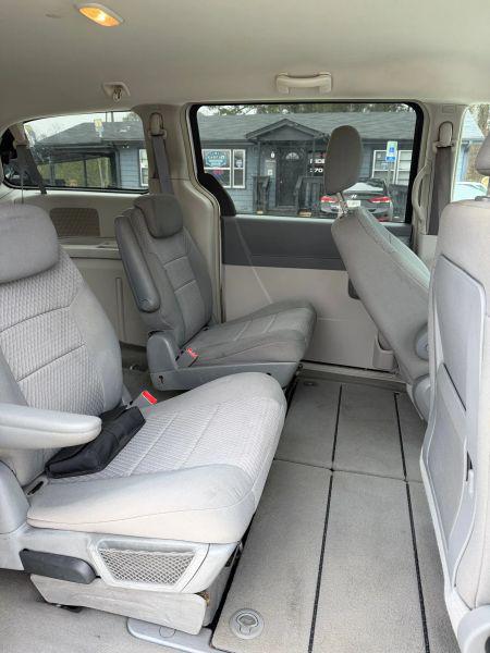2008 Chrysler Town & Country LX