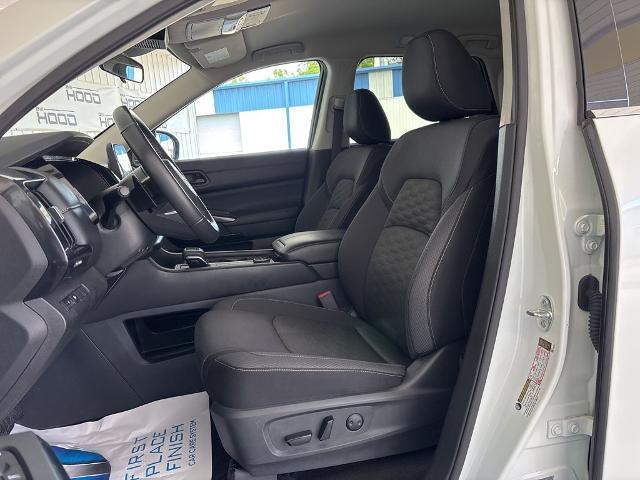 2024 Nissan Pathfinder SV 4WD