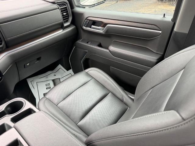 2025 GMC Sierra 1500 4WD Crew Cab Short Box SLT