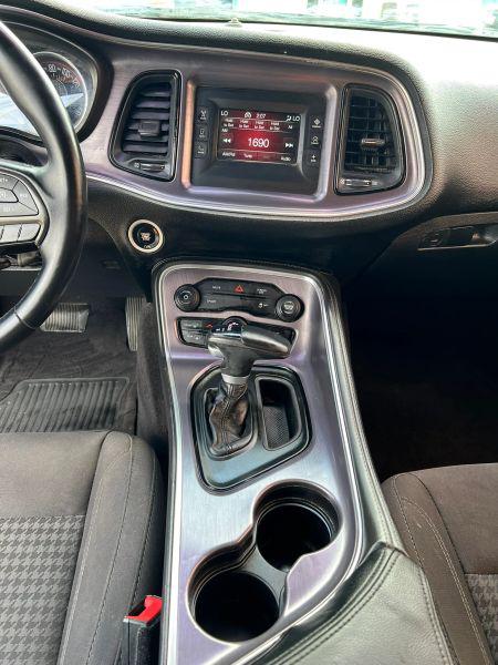 2017 Dodge Challenger SXT