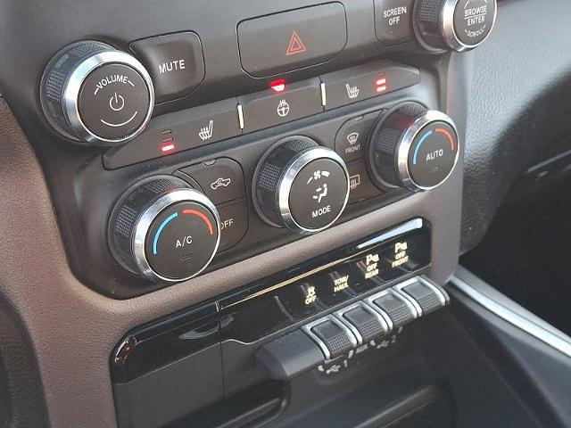2022 Ram 1500 Big Horn Crew Cab 4x4 5'7" Box