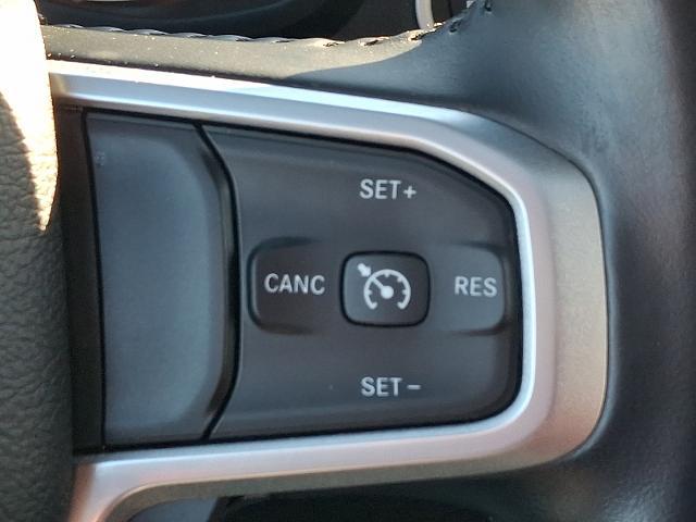 2022 Ram 1500 Big Horn Crew Cab 4x4 5'7" Box