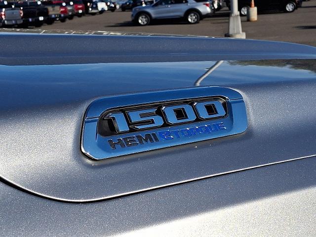 2022 Ram 1500 Big Horn Crew Cab 4x4 5'7" Box