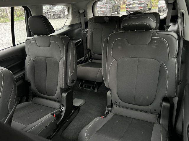 2023 Jeep Grand Cherokee L Laredo 4x4