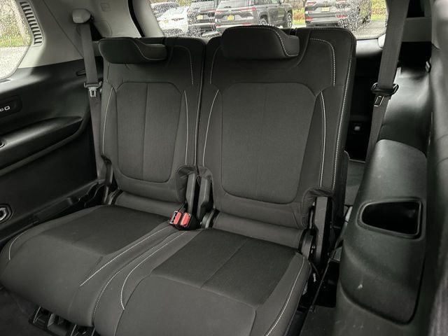 2023 Jeep Grand Cherokee L Laredo 4x4
