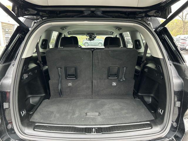 2023 Jeep Grand Cherokee L Laredo 4x4