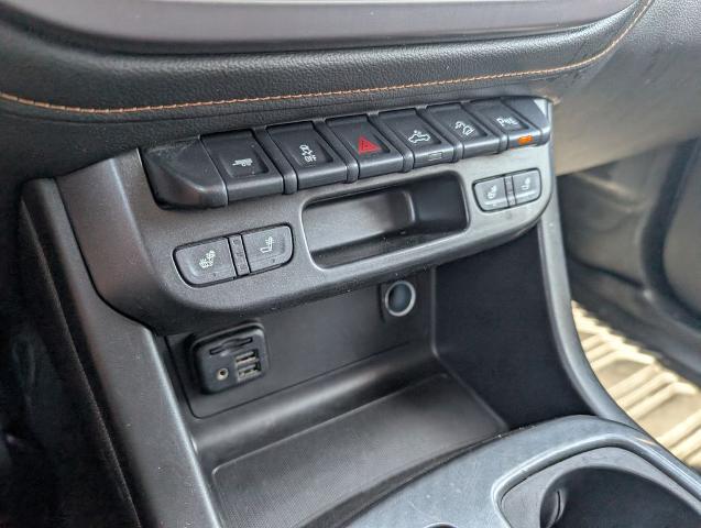 2022 GMC Canyon 4WD Crew Cab Short Box AT4 - Leather