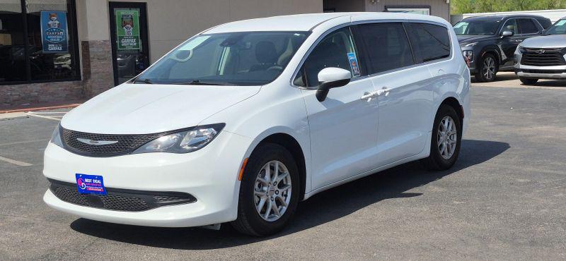 2023 Chrysler Voyager LX