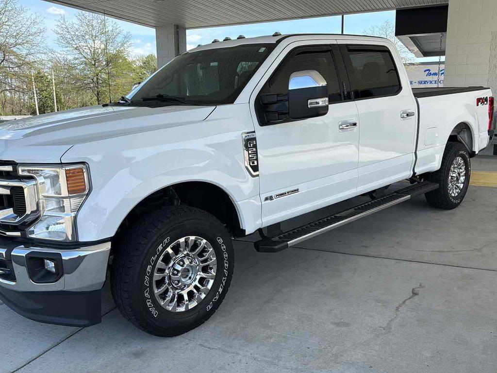 OXFORD WHITE 2020 Ford F-250 Super Duty XLT Crew Cab 4WD Pickup Truck Four-Wheel Drive Automatic