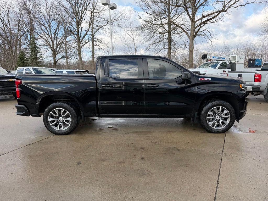 View vehicle photo 4