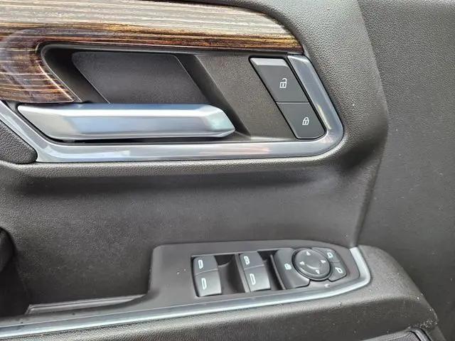 2023 GMC Sierra 1500 4WD Crew Cab Standard Box Elevation