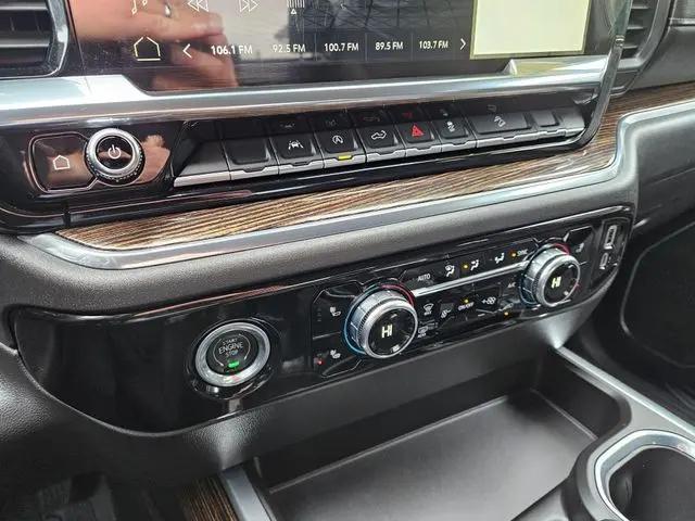 2023 GMC Sierra 1500 4WD Crew Cab Standard Box Elevation