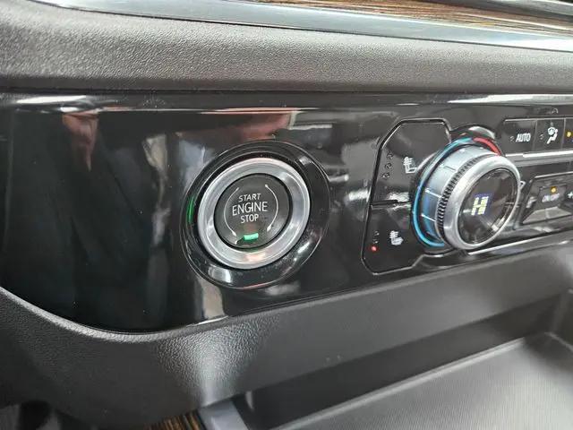 2023 GMC Sierra 1500 4WD Crew Cab Standard Box Elevation