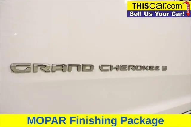 2022 Jeep Grand Cherokee L Laredo 4x2