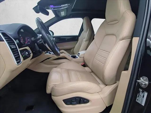 2023 Porsche Cayenne Platinum Edition