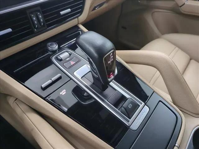 2023 Porsche Cayenne Platinum Edition