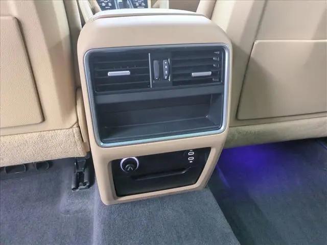 2023 Porsche Cayenne Platinum Edition