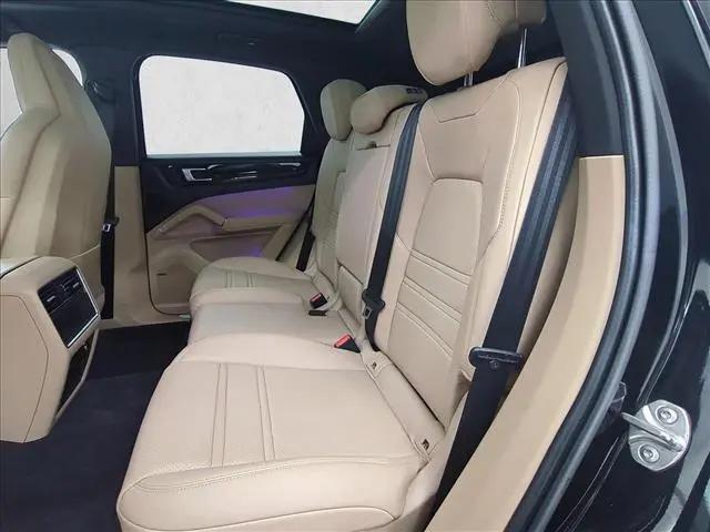 2023 Porsche Cayenne Platinum Edition