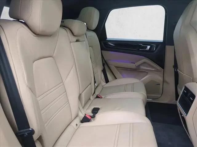 2023 Porsche Cayenne Platinum Edition