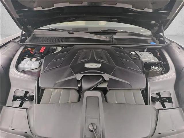 2023 Porsche Cayenne Platinum Edition