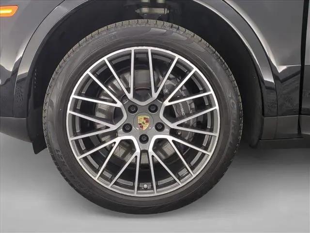 2023 Porsche Cayenne Platinum Edition