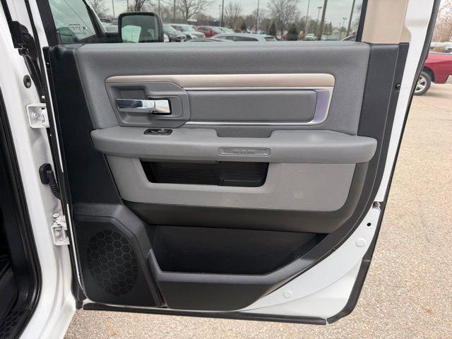 2017 Ram 1500 Big Horn Crew Cab 4x4 57 Box