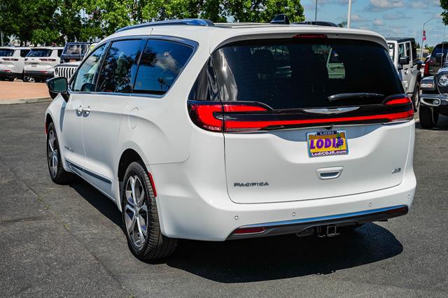 2026 Chrysler Pacifica Pinnacle AWD