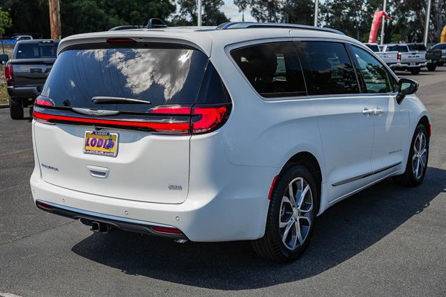 2026 Chrysler Pacifica Pinnacle AWD