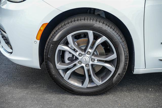 2026 Chrysler Pacifica Pinnacle AWD