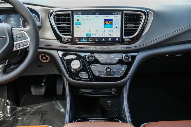 2026 Chrysler Pacifica Pinnacle AWD