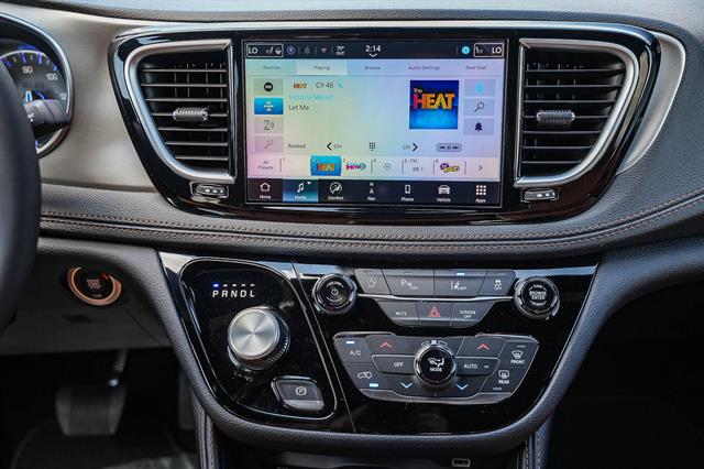 2026 Chrysler Pacifica Pinnacle AWD
