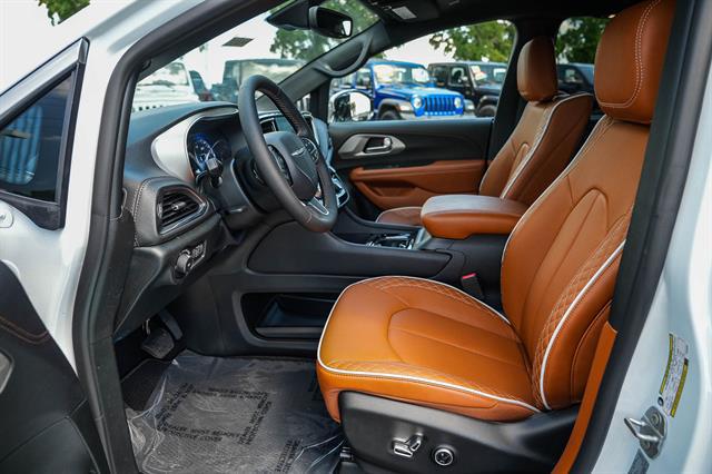 2026 Chrysler Pacifica Pinnacle AWD