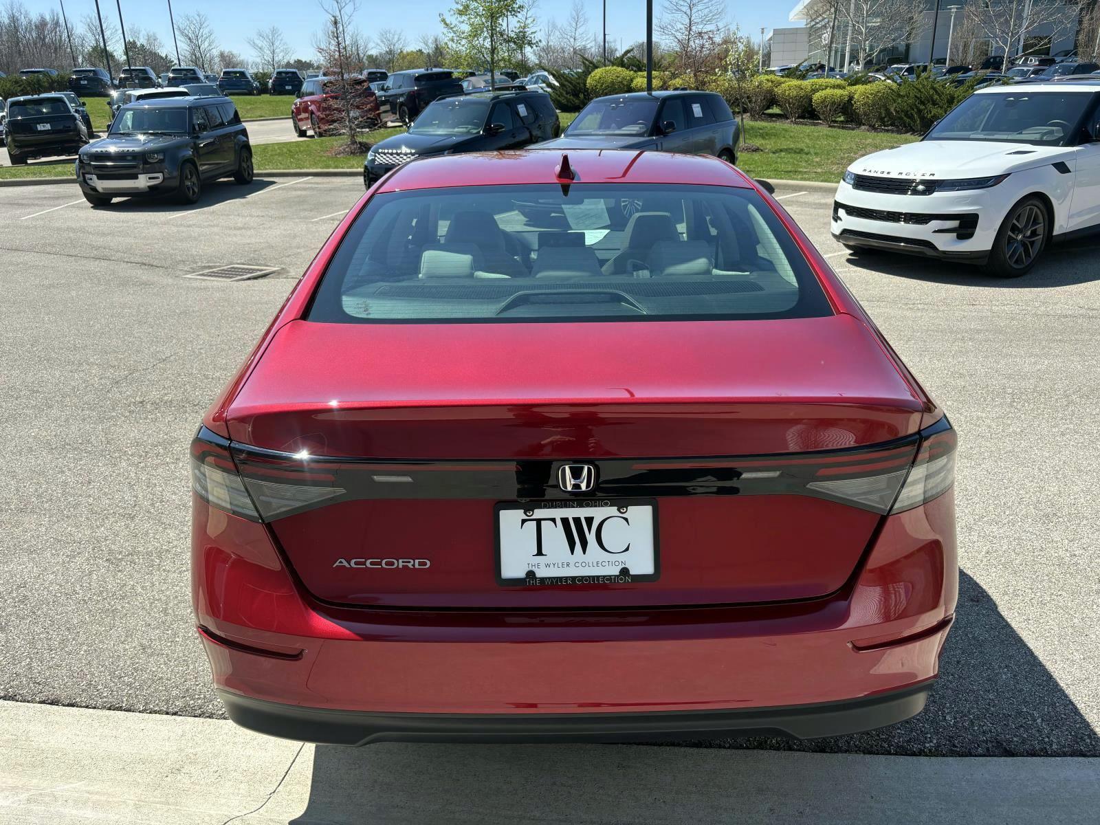 View vehicle photo 6