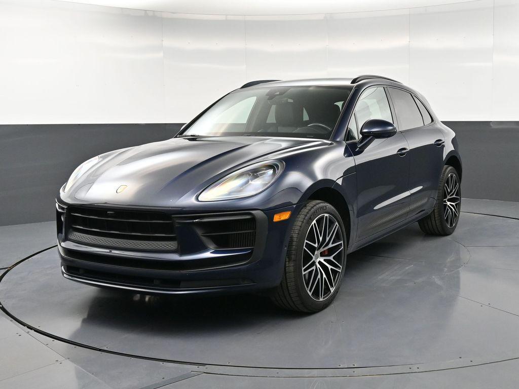 /2022 Porsche Macan