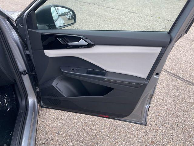 2025 Volkswagen Taos S - Photo 15