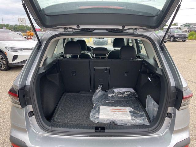 2025 Volkswagen Taos S - Photo 16