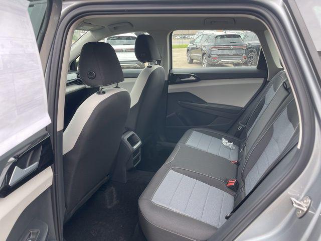 2025 Volkswagen Taos S - Photo 17