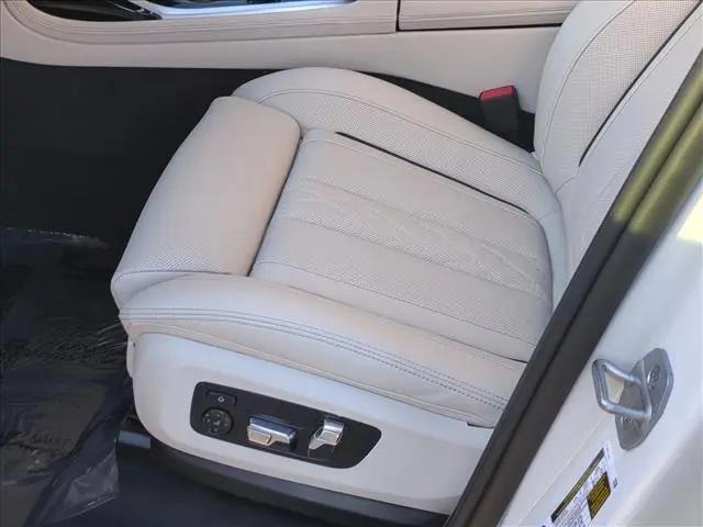 2026 BMW xB ALPINA XB7