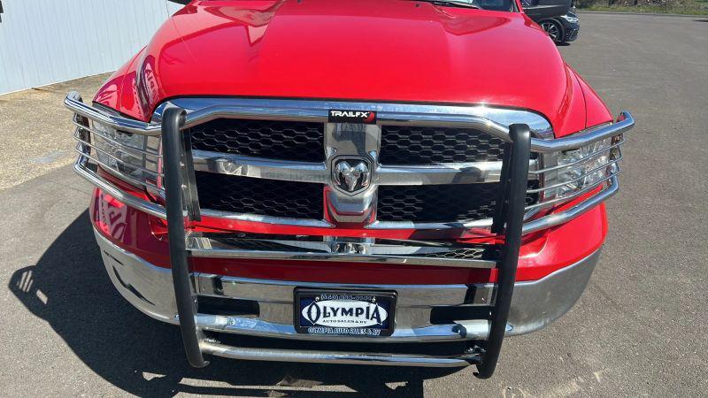 2022 Ram 1500 Classic SLT Crew Cab 4x4 5'7" Box
