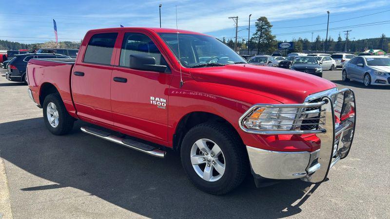 2022 Ram 1500 Classic SLT Crew Cab 4x4 5'7" Box