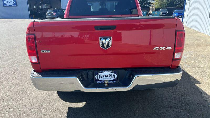 2022 Ram 1500 Classic SLT Crew Cab 4x4 5'7" Box