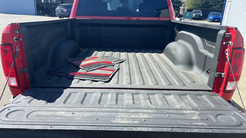 2022 Ram 1500 Classic SLT Crew Cab 4x4 5'7" Box